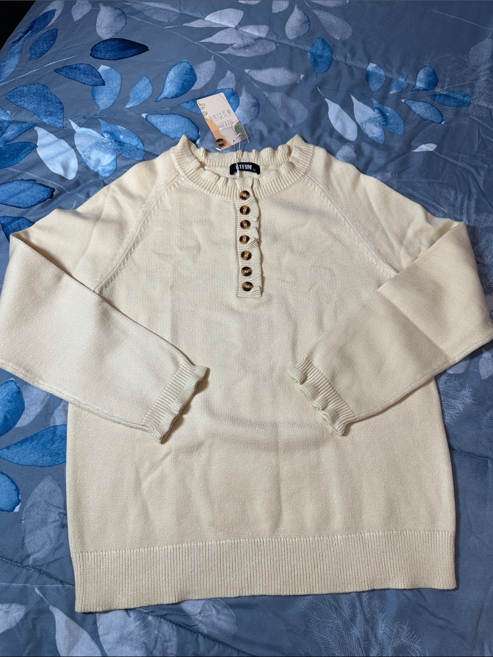 NWT BTFBM Cream Button-Placket Crewneck Sweater Sz M